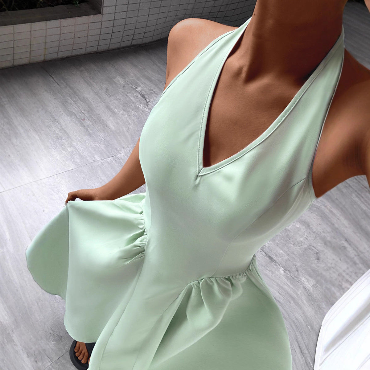 Elegant Halter Neck Dress – The Perfect Addition to Your Chic Wardrobe