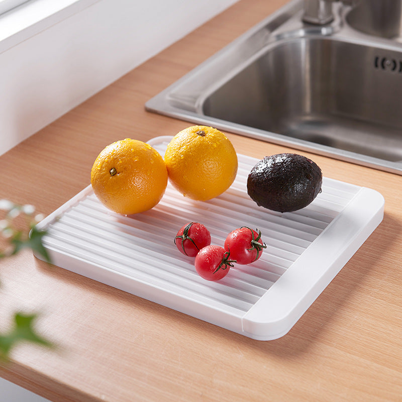 Plastic Water Drying Tray - Keeping Your Dishes Dry and Organized