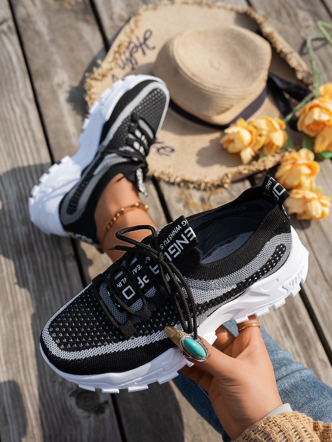 Flyknit Mesh Casual Shoes Women's Breathable Lace-up Sneakers for Walking Running 