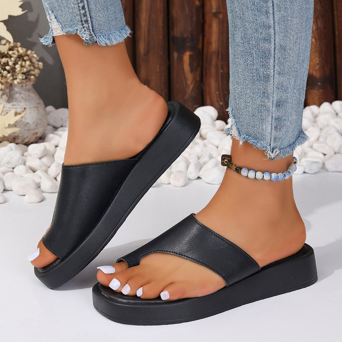 Thick-soled Clip Toe Flat Slippers Outdoor Summer Casual Solid Color