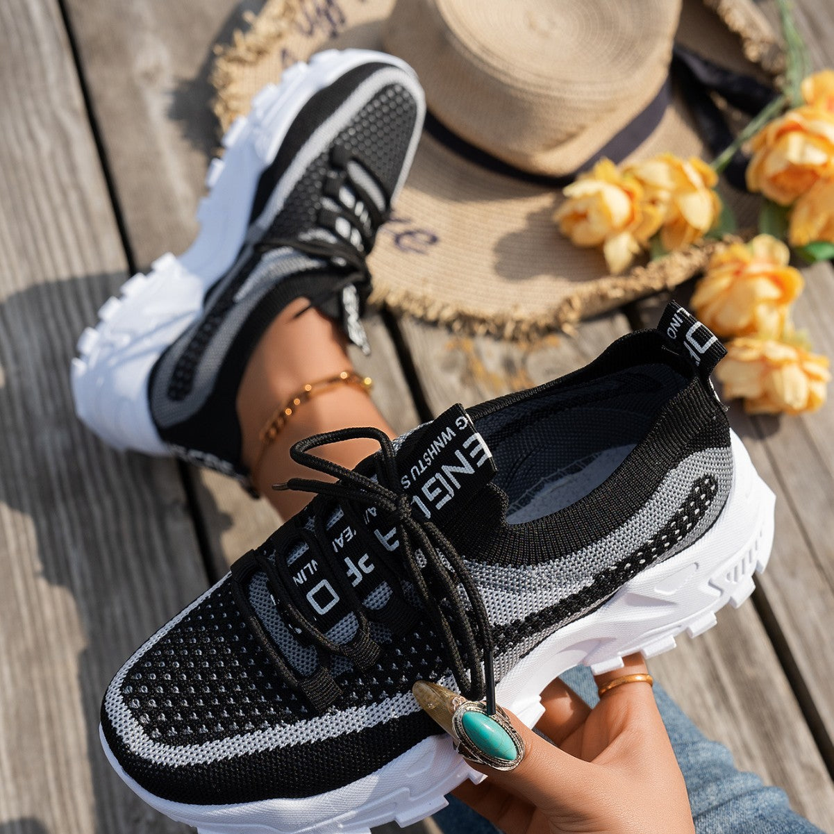 Flyknit Mesh Casual Shoes Women's Breathable Lace-up Sneakers for Walking Running 