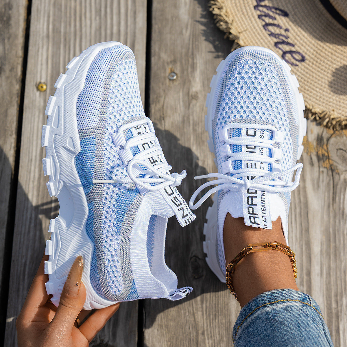 Flyknit Mesh Casual Shoes Women's Breathable Lace-up Sneakers for Walking Running 