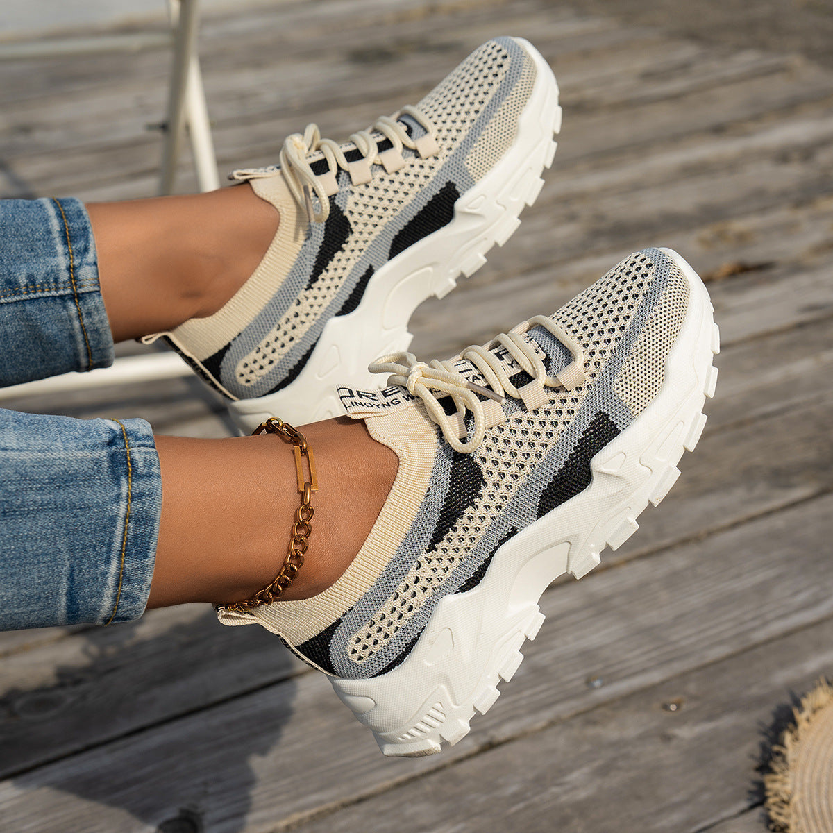 Flyknit Mesh Casual Shoes Women's Breathable Lace-up Sneakers for Walking Running 