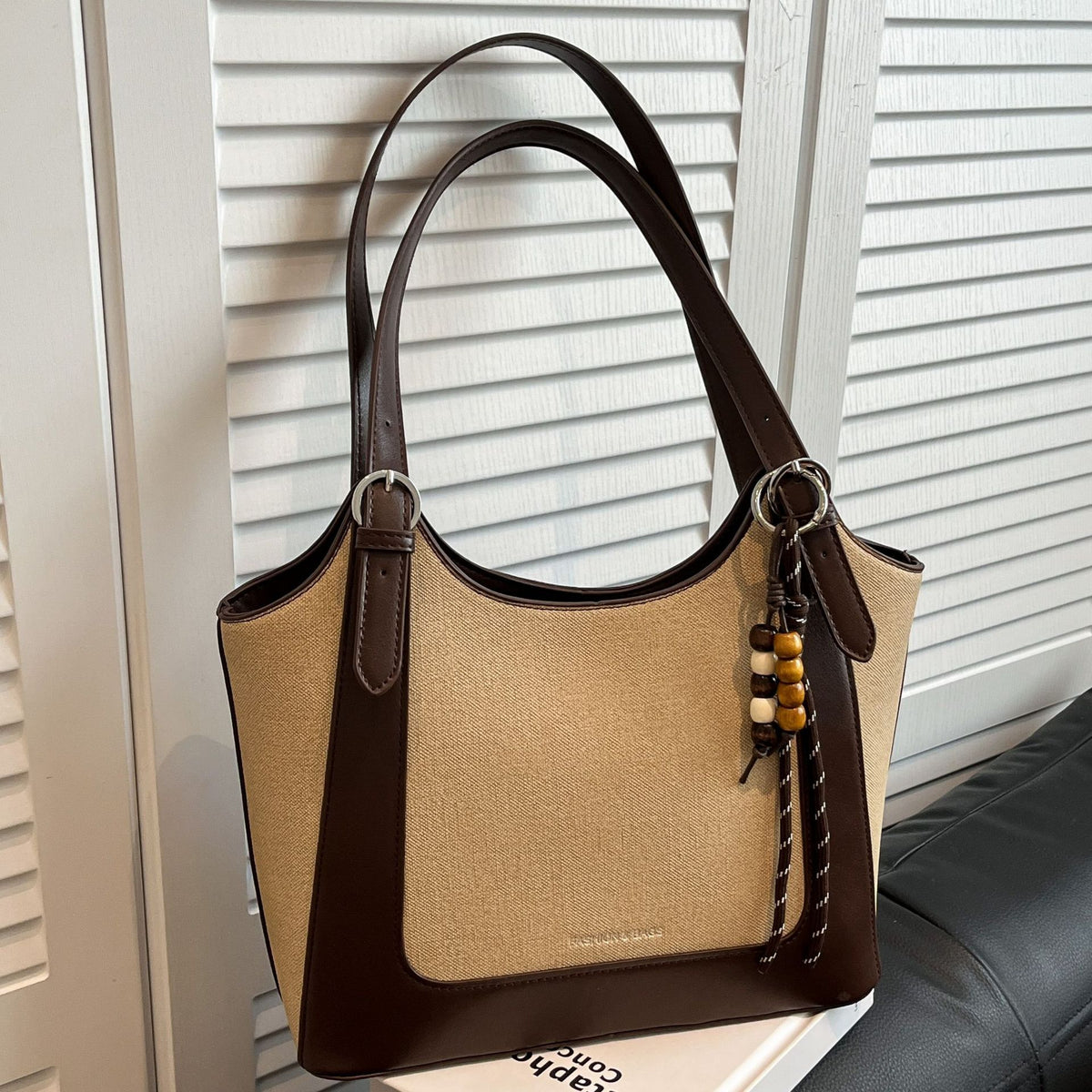 Elevate Your Style with Women's Retro Commuter Tote Bag
