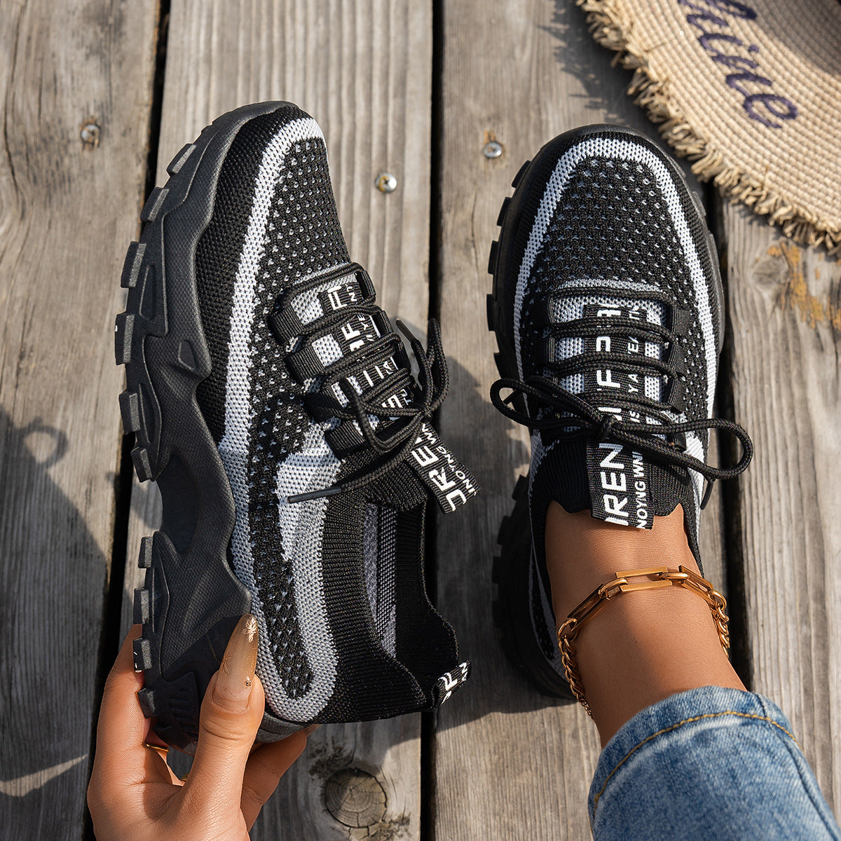 Flyknit Mesh Casual Shoes Women's Breathable Lace-up Sneakers for Walking Running 